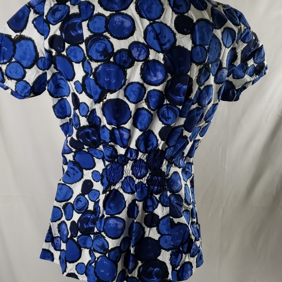 White Cross Graphic Blue Dot Srub Small - Picture 5 of 8